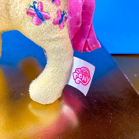 MY LITTLE PONY 2016 FLUTTERSHY FRIENDSHIP IS MAGIC PONY PLUSH PINK/STAR HAIR - Picture 9 of 14